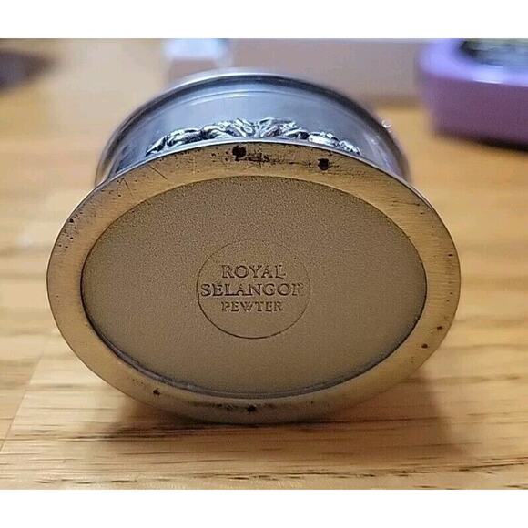 Royal Selangor Engraved Pewter Trinket Box Floral Design Blue Velvet 2" X 1.25" - Picture 6 of 6